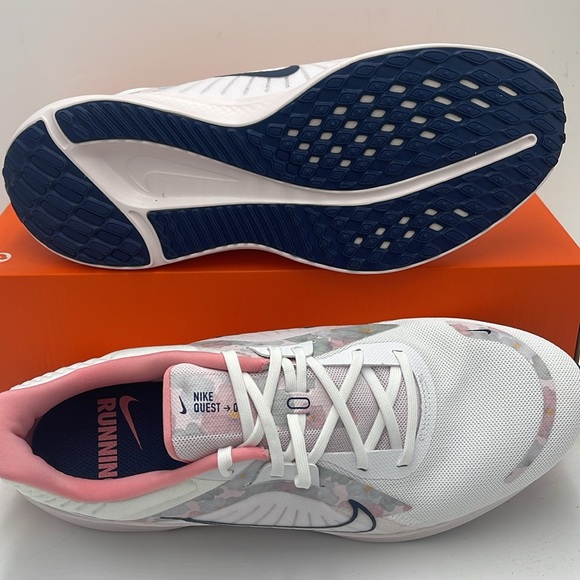 NIKE Men’s QUEST 5 PRM
WHITE/MIDNIGHT NAVY-
PEARL PINK-CORAL CHALK
FB6944-100 - Picture 4 of 16